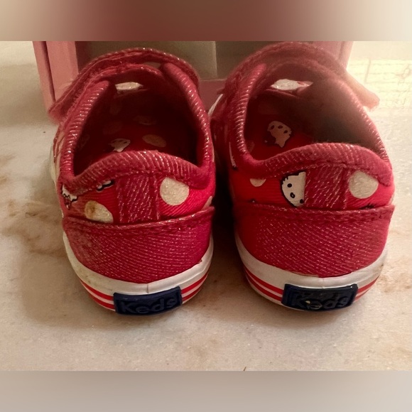 Hello Kitty Kids Sneakers - Red and White - Picture 3 of 10